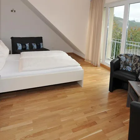 Wein Im Turm Hotel 2*